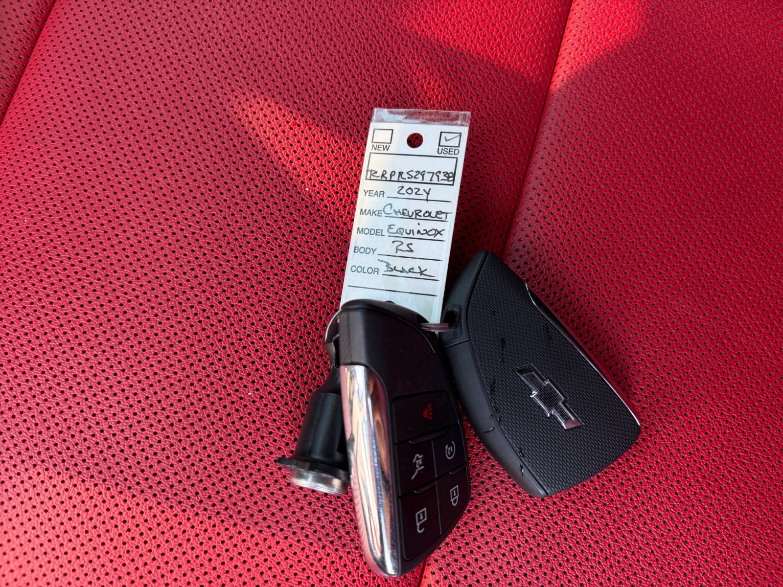 Used 2024 Chevrolet Equinox EV RS FWD image 30