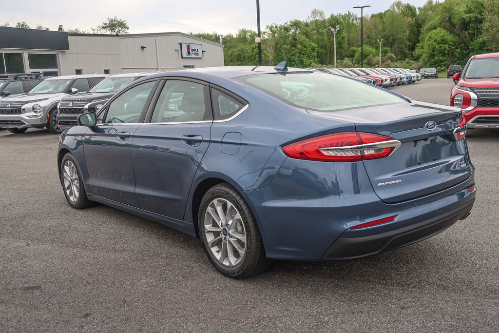 Used 2019 Ford Fusion SE FWD image 13