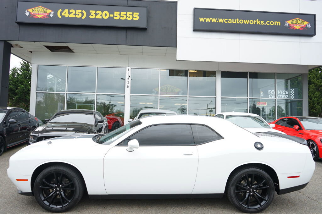 Used 2017 Dodge Challenger SXT w/ Blacktop Package RWD image 2