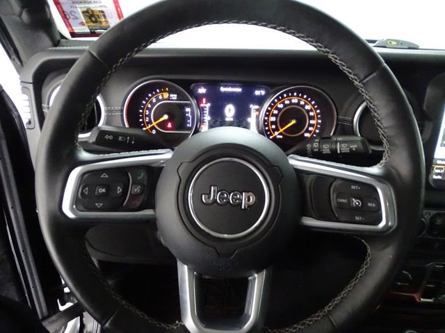 Used 2018 Jeep Wrangler Unlimited Sahara w/ Dual Top Group AWD/4WD image 6