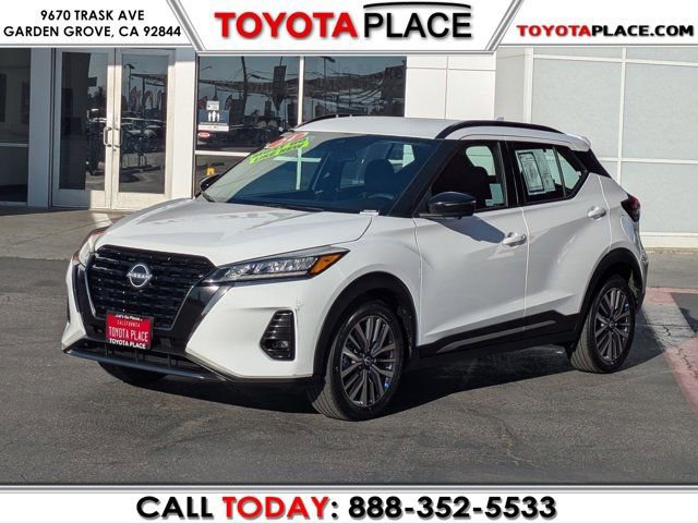 Used 2024 Nissan Kicks SR image 1