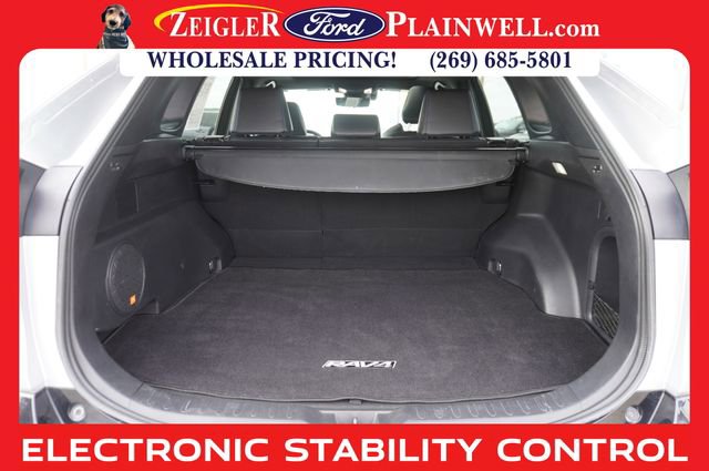 Used 2022 Toyota RAV4 XSE image 10