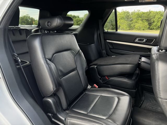 Used 2018 Ford Explorer XLT w/ Equipment Group 202A FWD image 29