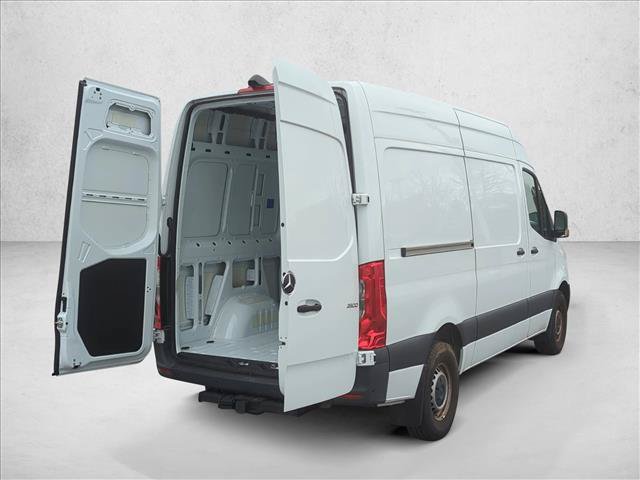 Used 2024 Mercedes-Benz Sprinter 2500 image 6