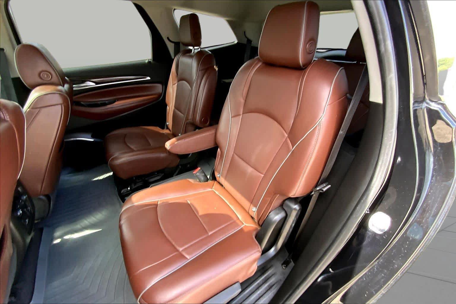 Certified 2018 Buick Enclave Avenir w/ Avenir Technology Package FWD image 21