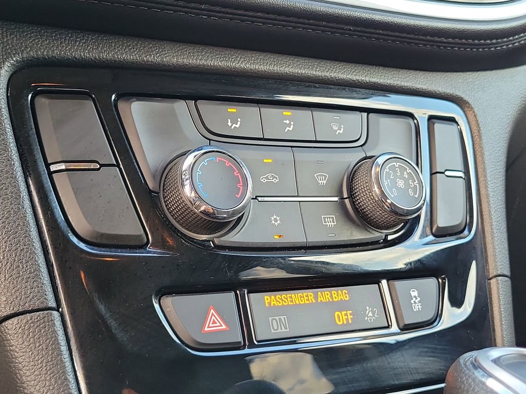 Used 2022 Buick Encore Preferred w/ Safety Package FWD image 30