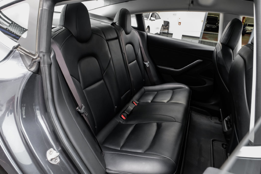 Used 2018 Tesla Model 3 Long Range RWD image 35