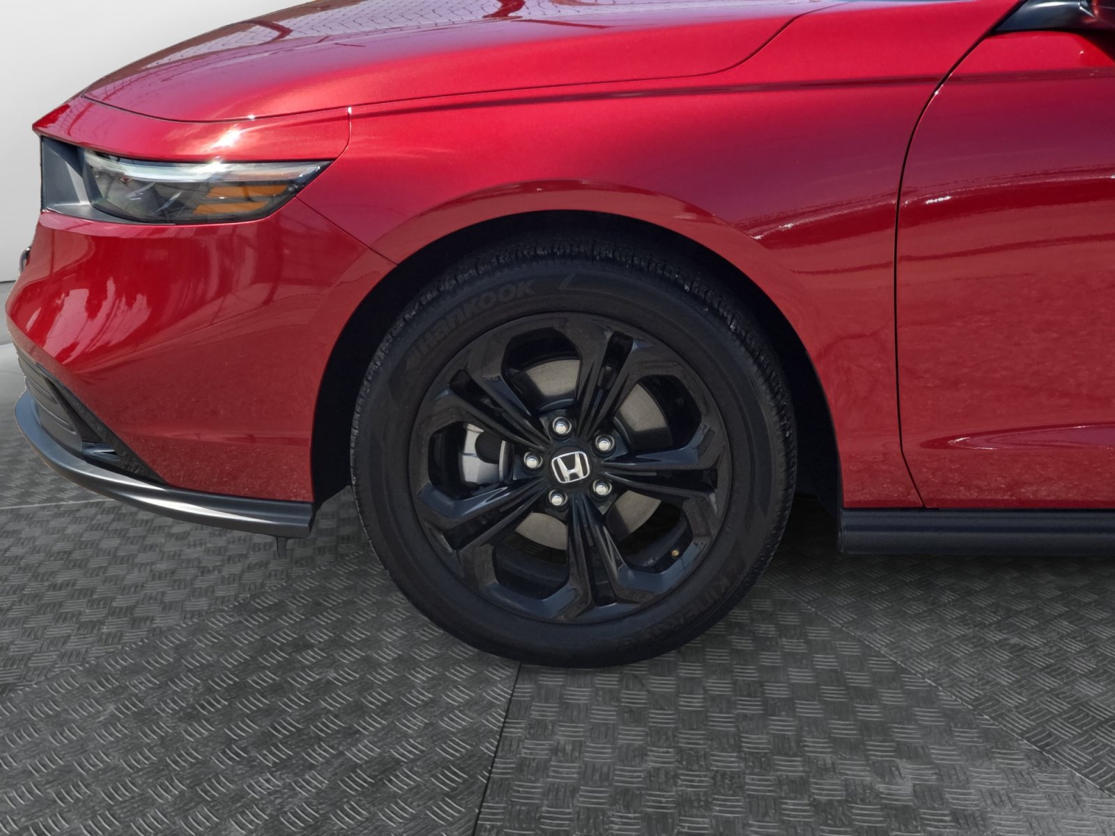 Used 2025 Honda Accord SE image 9