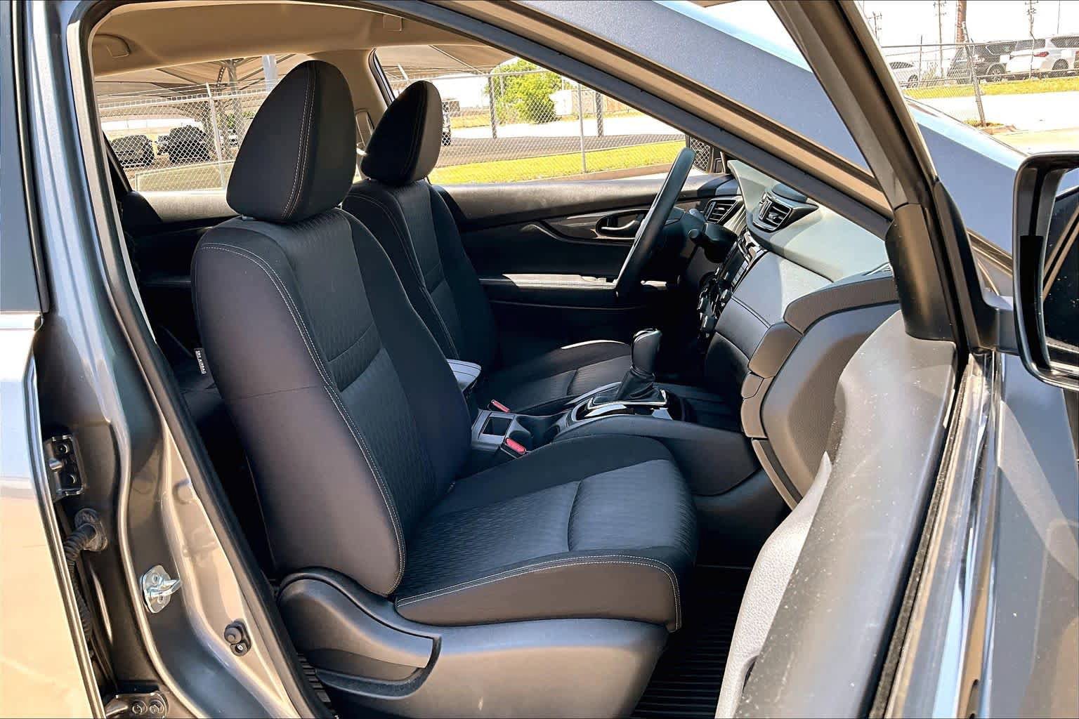 Used 2020 Nissan Rogue S FWD image 9