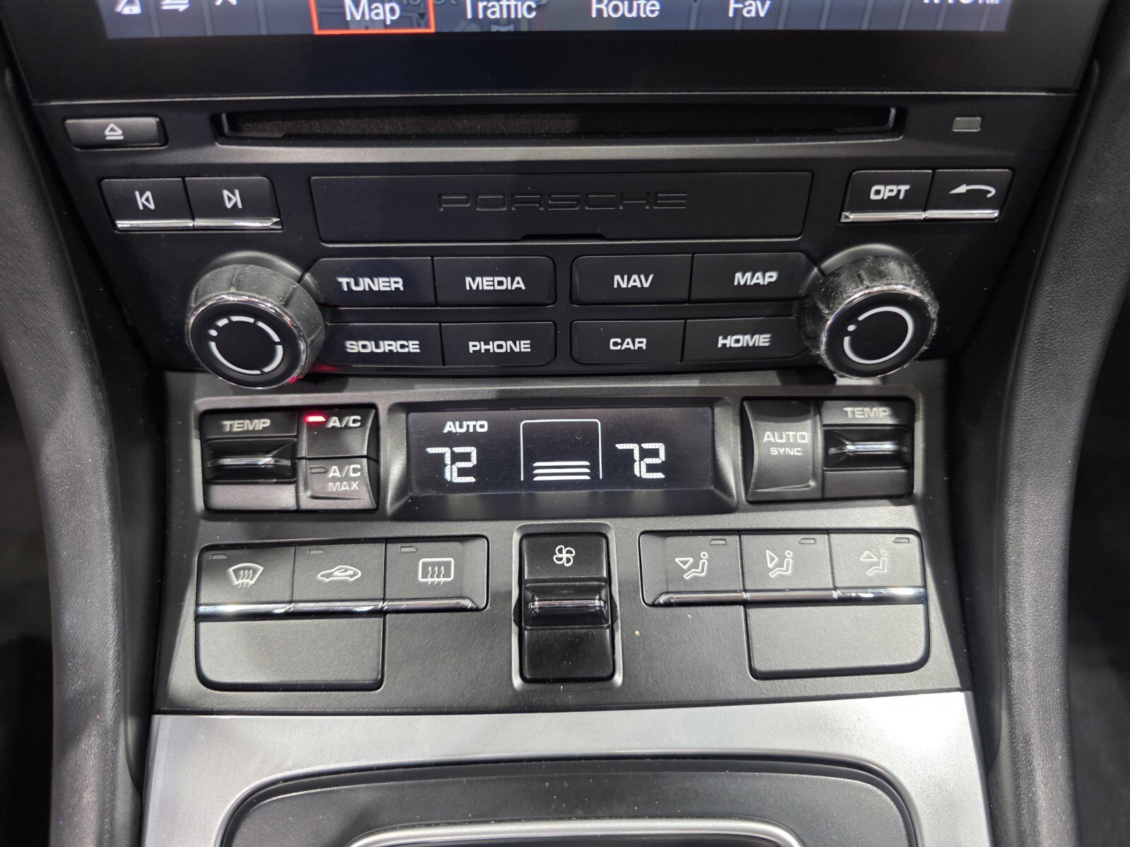 Used 2018 Porsche 911 Turbo image 18