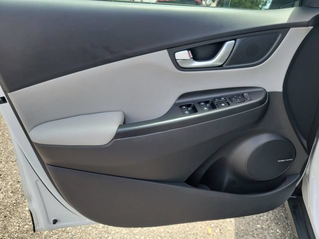 Used 2022 Hyundai Kona Limited AWD/4WD image 20