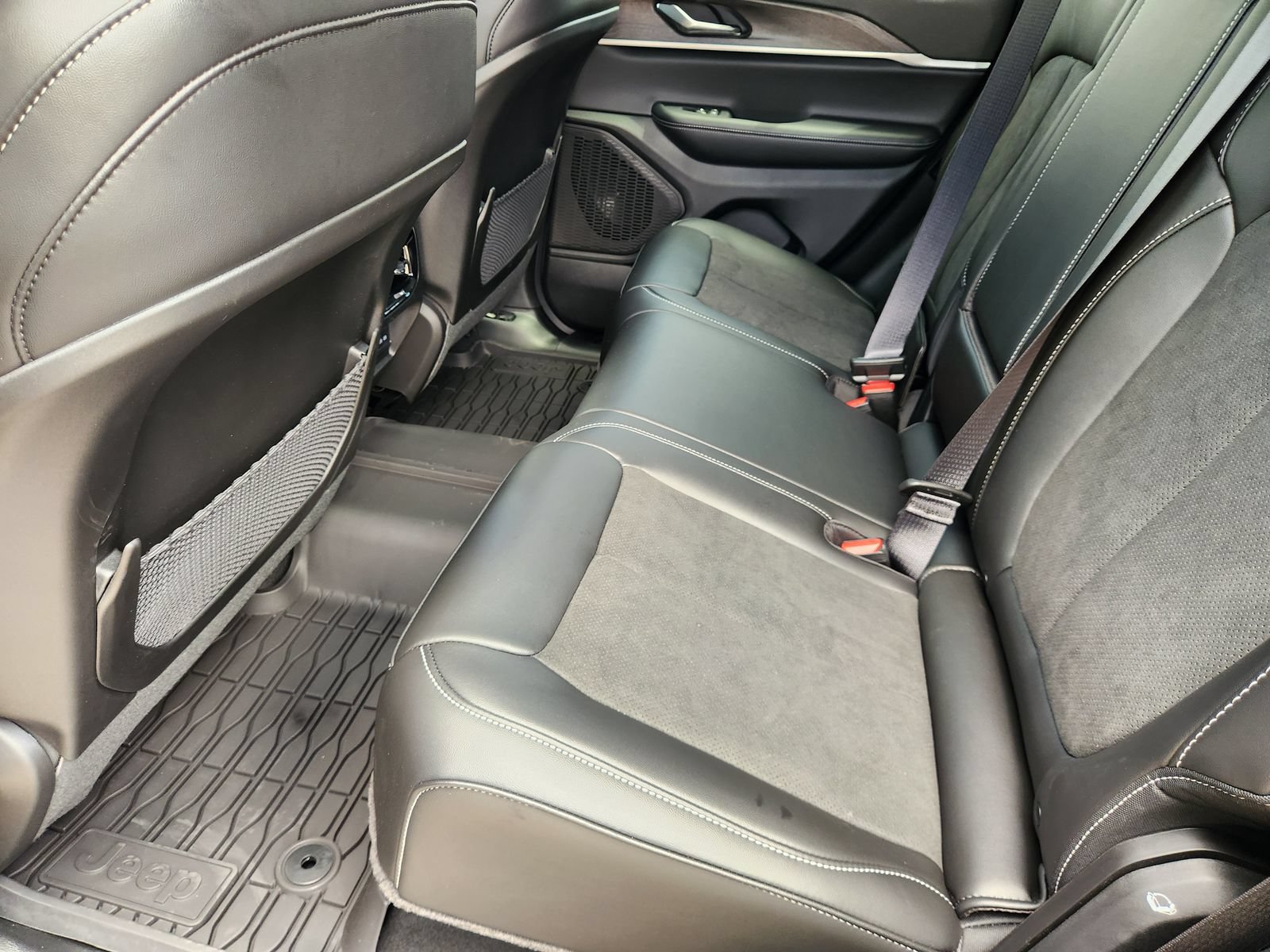 New 2026 Jeep Grand Cherokee Altitude RWD image 22