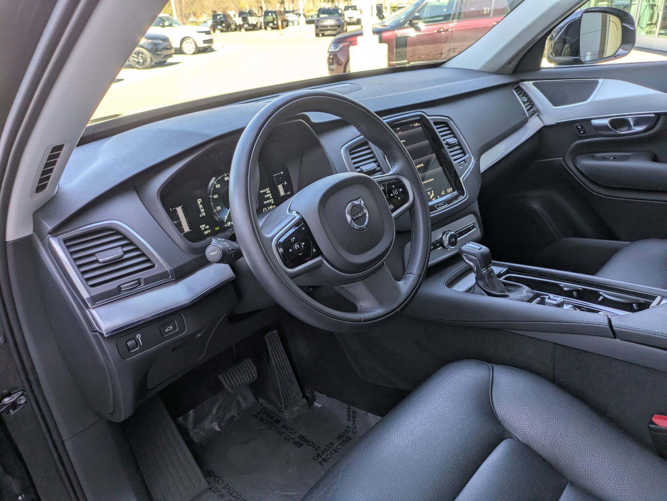 Used 2018 Volvo XC90 T5 Momentum w/ Convenience Package image 14