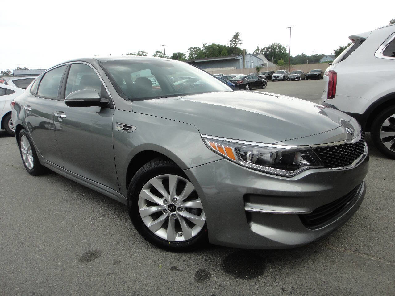 Used 2017 Kia Optima EX image 3