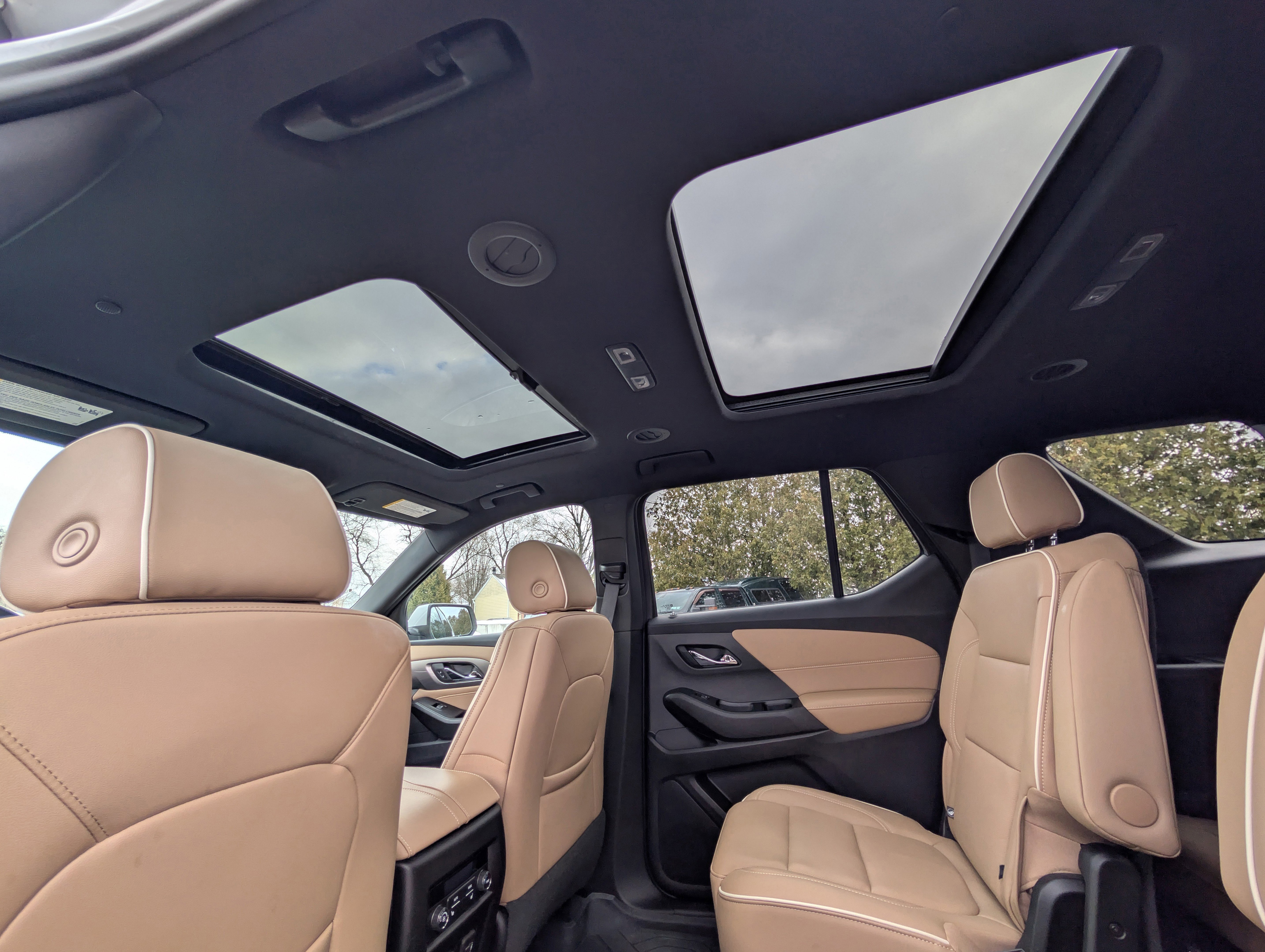 Used 2023 Chevrolet Traverse Premier image 45