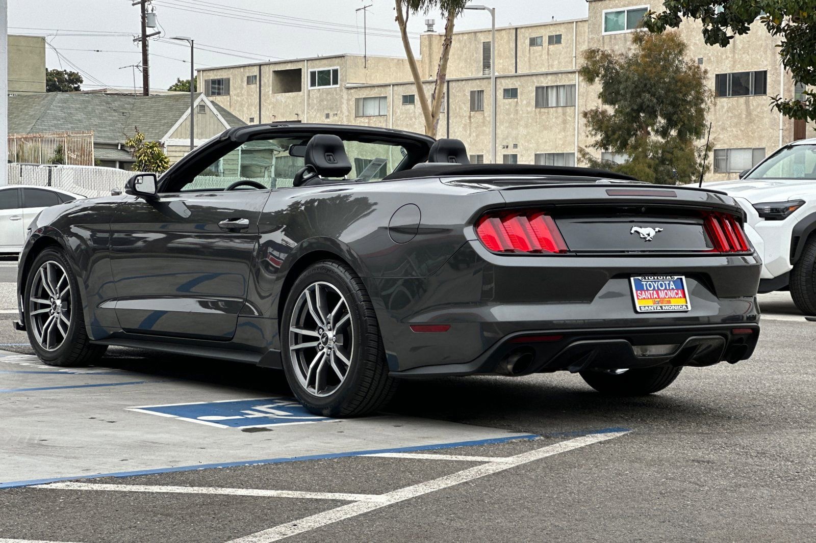Used 2017 Ford Mustang Premium RWD image 6