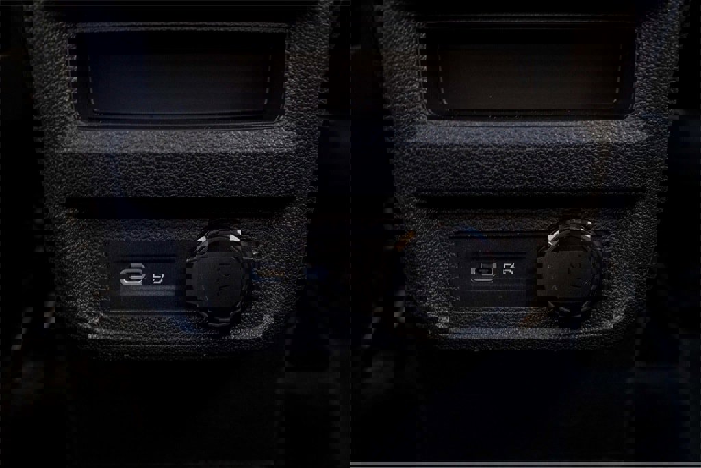 New 2024 Volkswagen Tiguan SE R-Line image 23