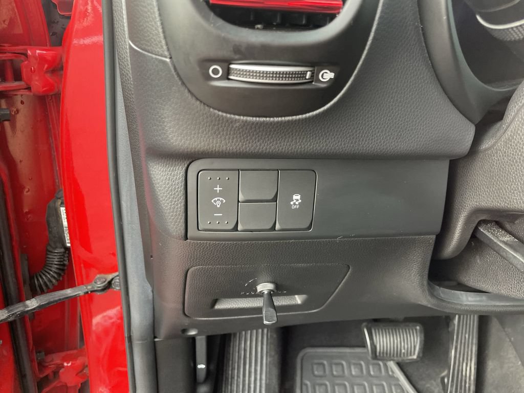 Used 2015 Kia Soul + FWD image 16