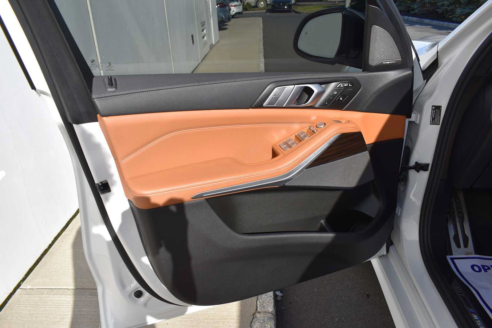 Used 2021 BMW X7 M50i w/ Cold Weather Package AWD/4WD image 17