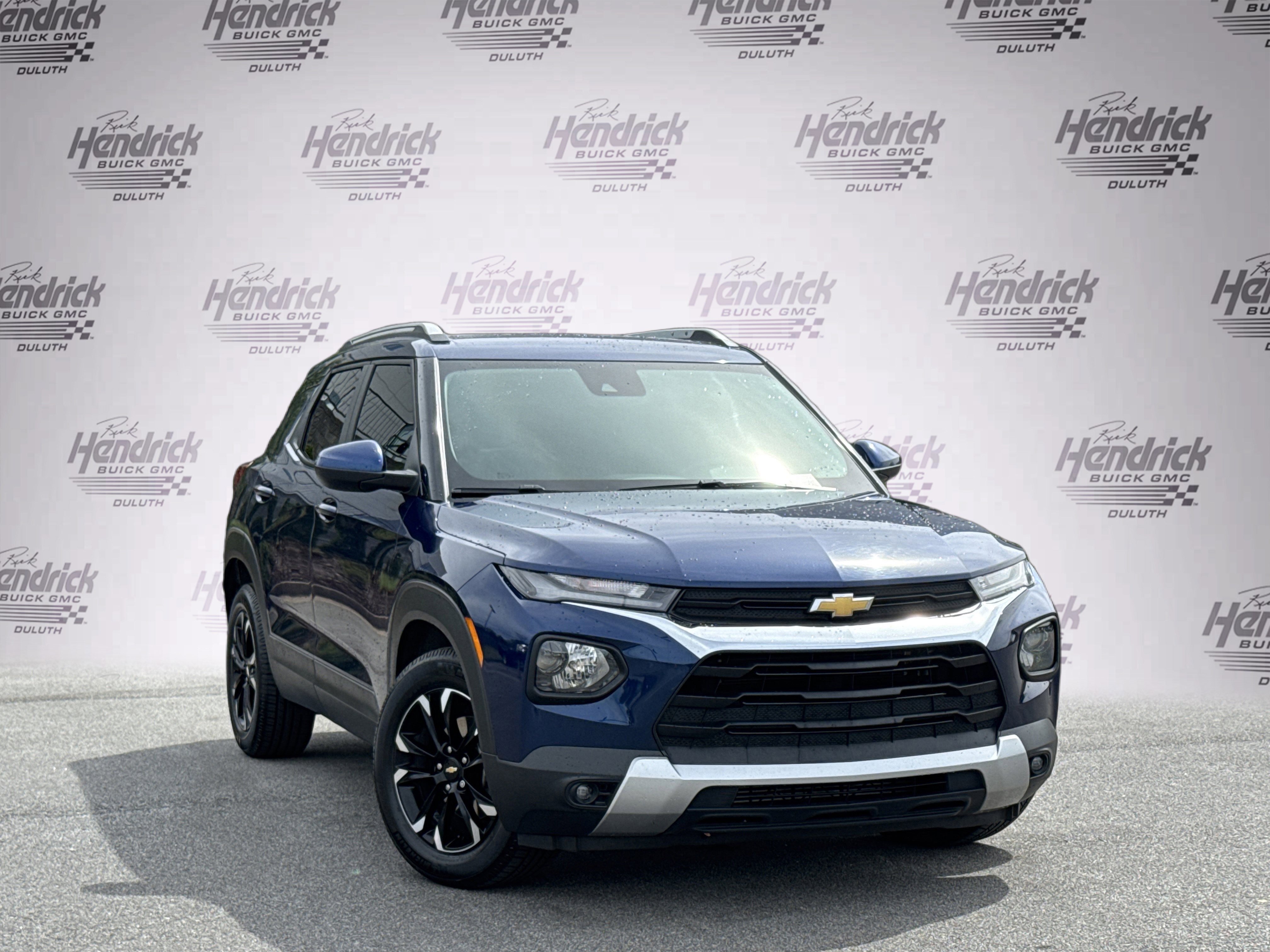 Used 2022 Chevrolet TrailBlazer LT FWD image 2