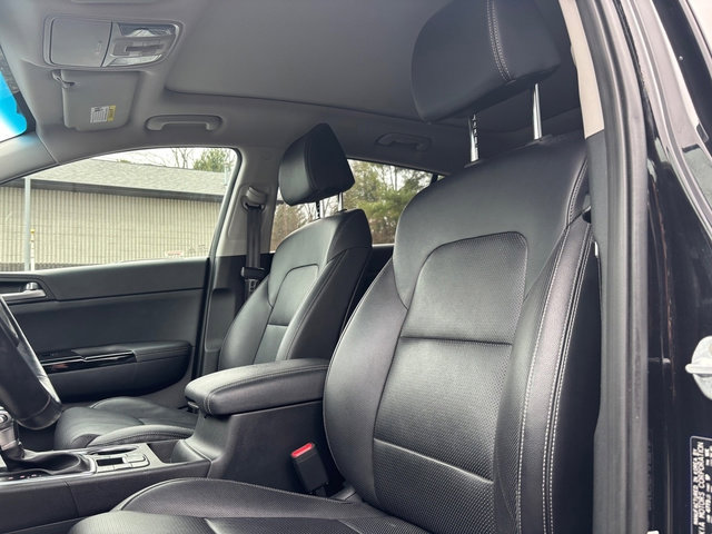 Used 2021 Kia Sportage EX w/ EX Technology Package image 12