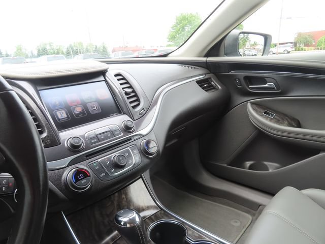 Used 2015 Chevrolet Impala LT w/ Convenience Package FWD image 32