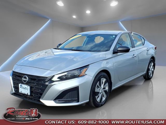 Used 2024 Nissan Altima 2.5 S image 8