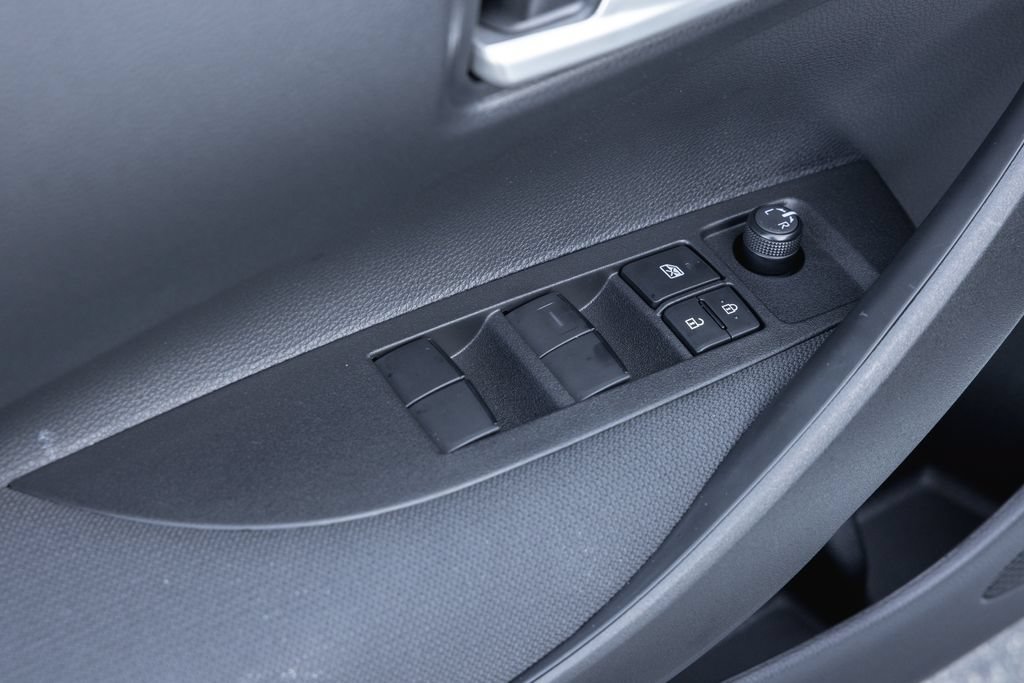 Used 2026 Toyota Corolla SE FWD image 9