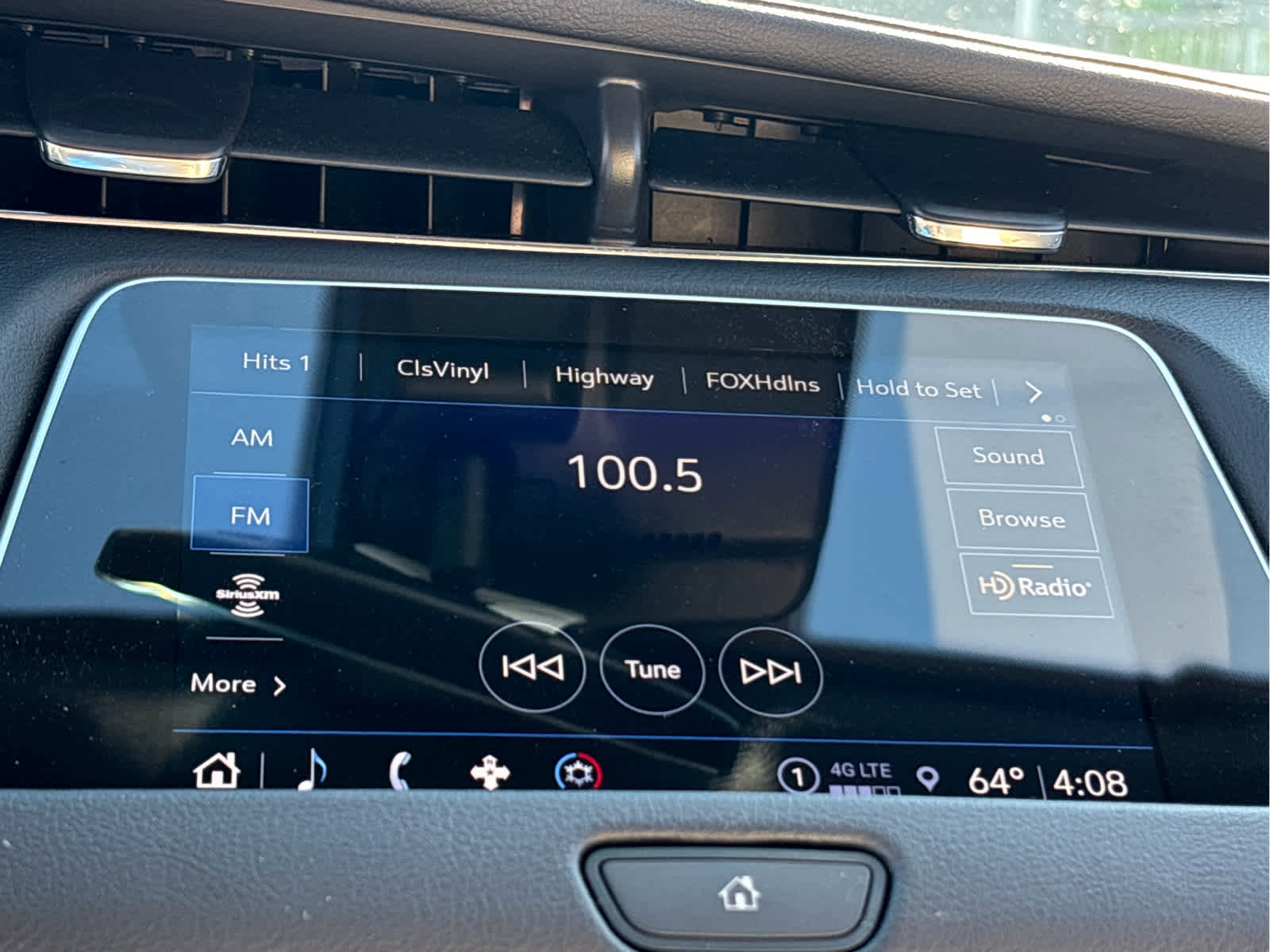 Used 2023 Cadillac XT4 Sport image 18