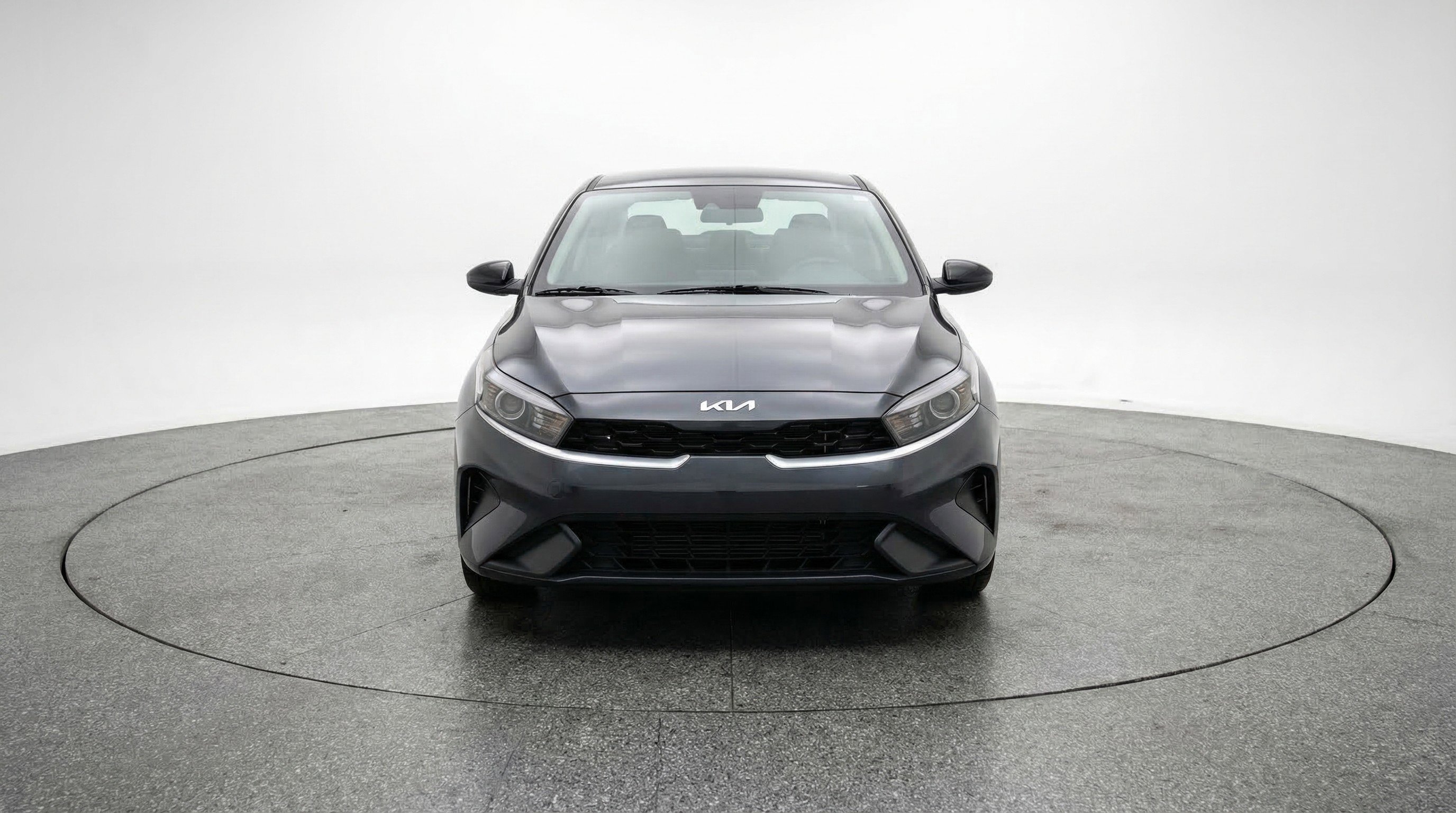 Used 2024 Kia Forte LXS image 2