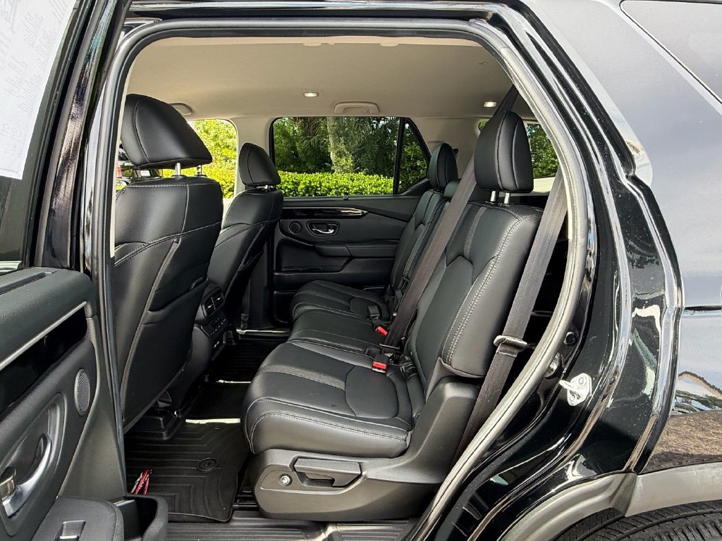 Used 2023 Honda Pilot EX-L image 11