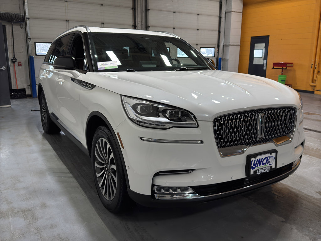 Used 2023 Lincoln Aviator Reserve w/ Equipment Group 201A image 8