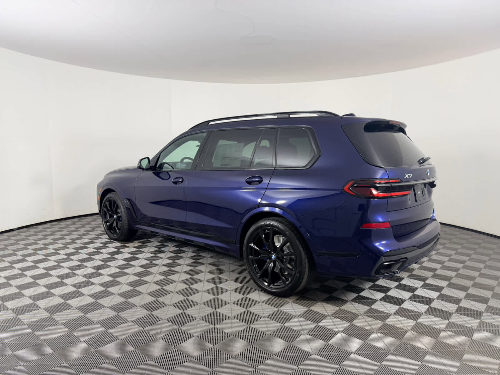 New 2026 BMW X7 xDrive40i w/ M Sport Package AWD/4WD image 6