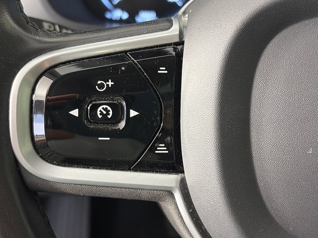 Used 2020 Volvo XC60 T6 Inscription AWD/4WD image 17