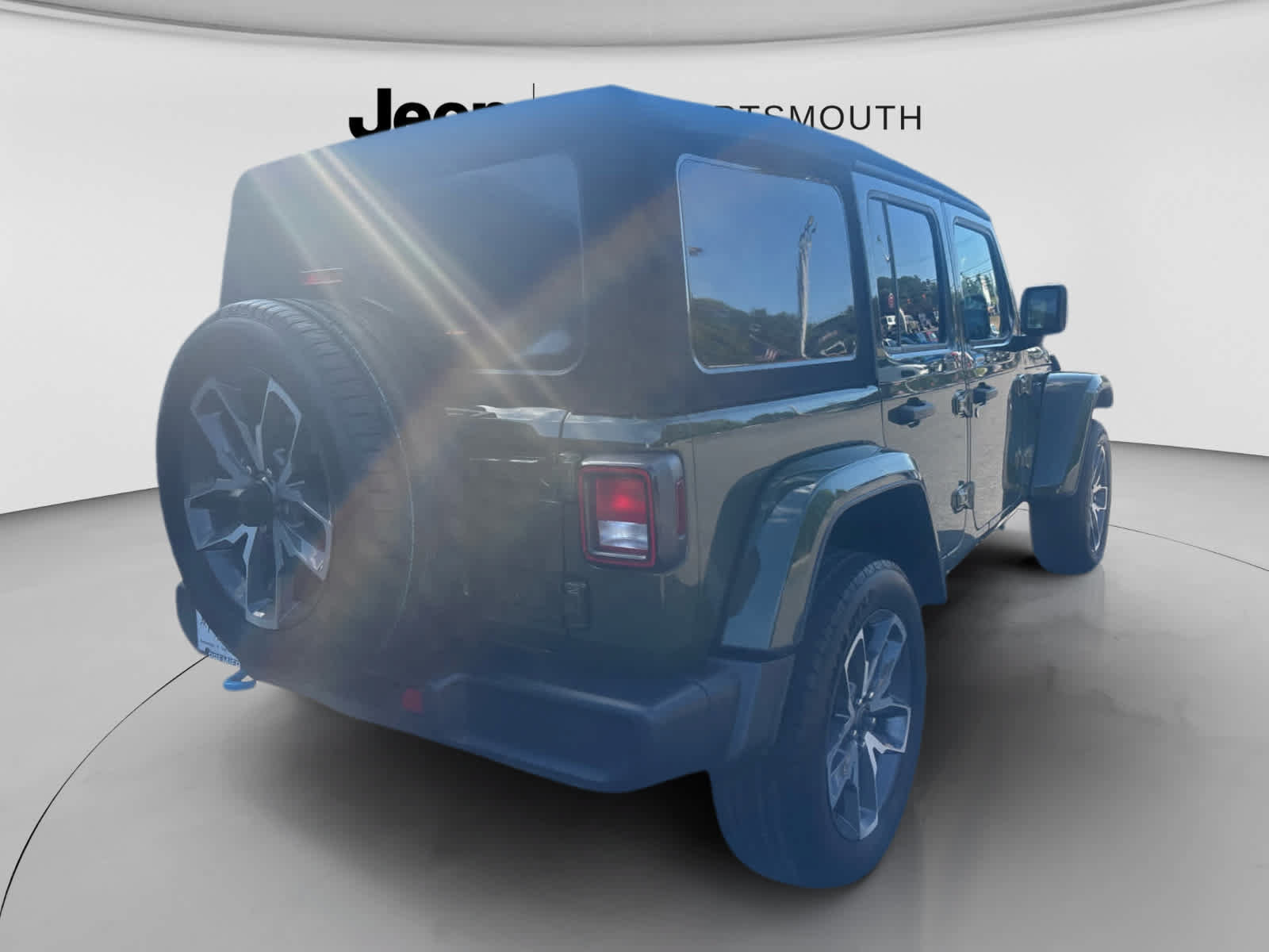 Used 2024 Jeep Wrangler Unlimited w/ Convenience Group AWD/4WD image 6