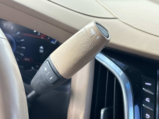 Certified 2019 Cadillac Escalade ESV Platinum AWD/4WD image 15