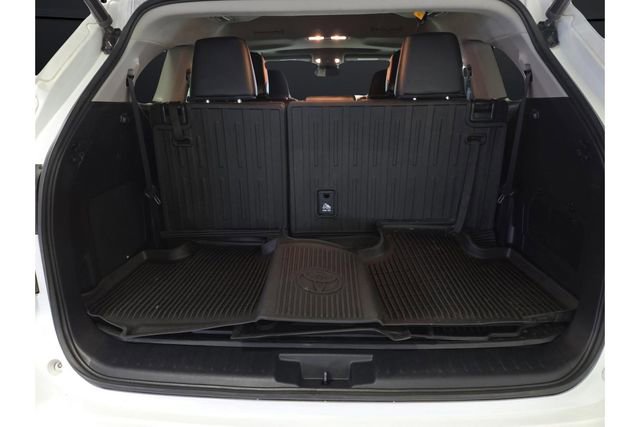Used 2023 Toyota Highlander L image 16