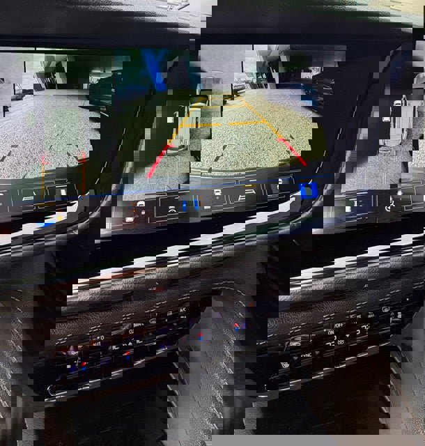 Certified 2022 Buick Envision Avenir w/ Technology Package II image 13