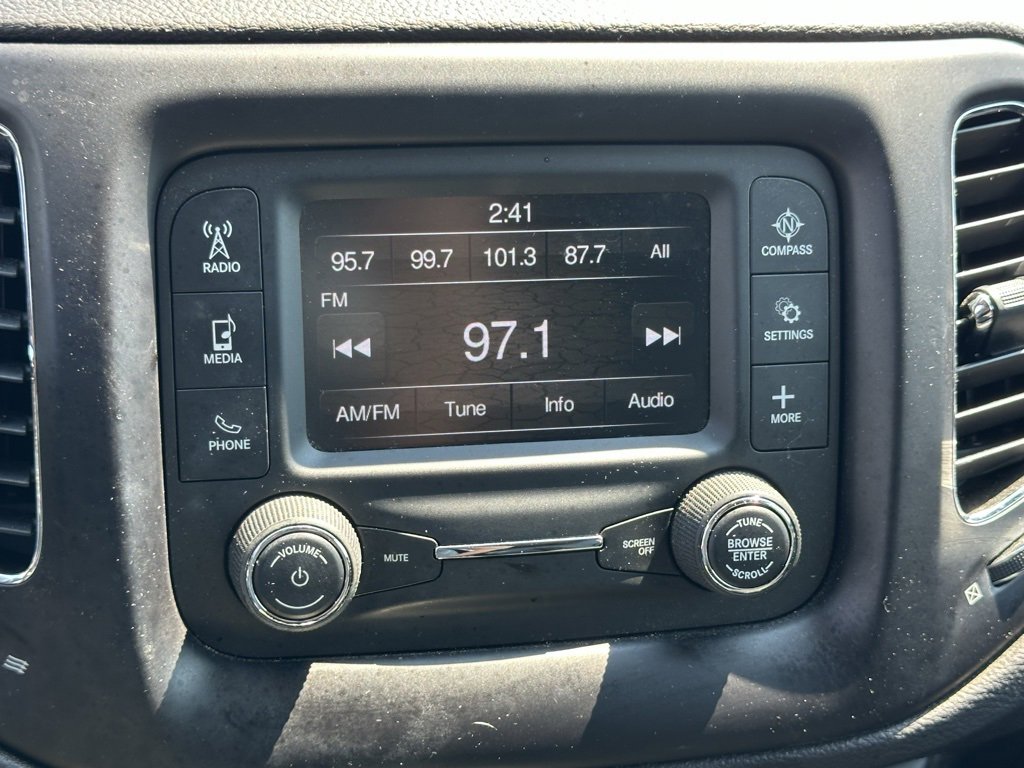 Used 2018 Jeep Compass Latitude image 25