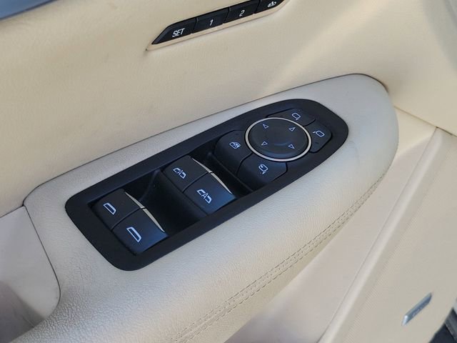 Used 2018 Cadillac XT5 Luxury w/ Driver Awareness Package image 23