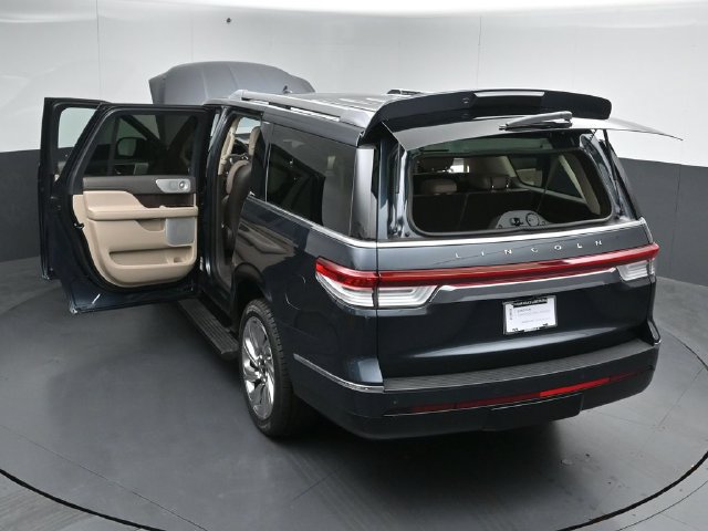 Certified 2024 Lincoln Navigator L Reserve AWD/4WD image 57