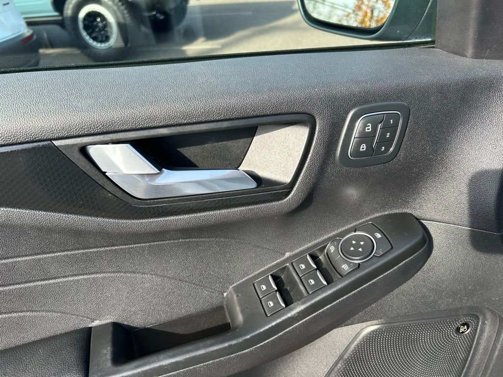 Certified 2022 Ford Escape SEL w/ SEL Stealth AWD Package image 15