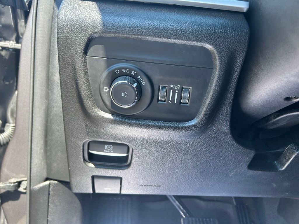 Used 2023 Jeep Grand Cherokee L Limited image 21