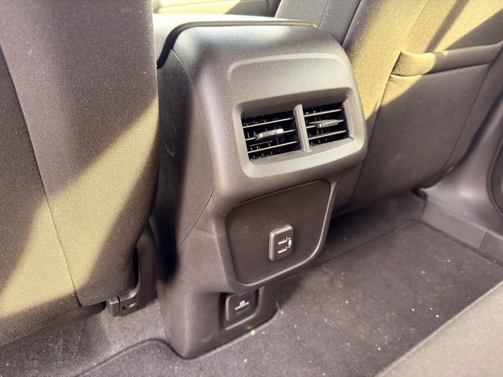 Used 2024 Chevrolet Equinox LT image 24