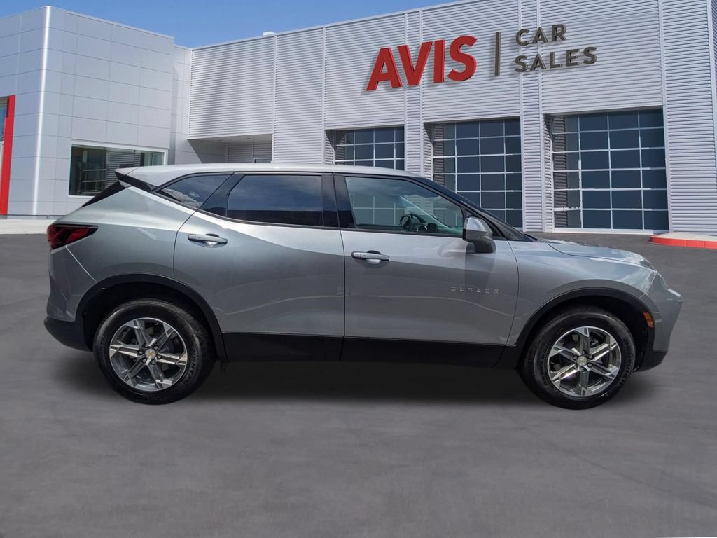 Used 2025 Chevrolet Blazer LT FWD image 5