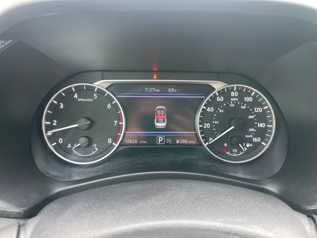 Used 2025 Nissan Sentra SV FWD image 9