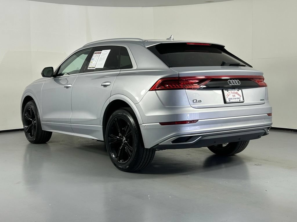 Used 2022 Audi Q8 Premium w/ Convenience Package AWD/4WD image 5