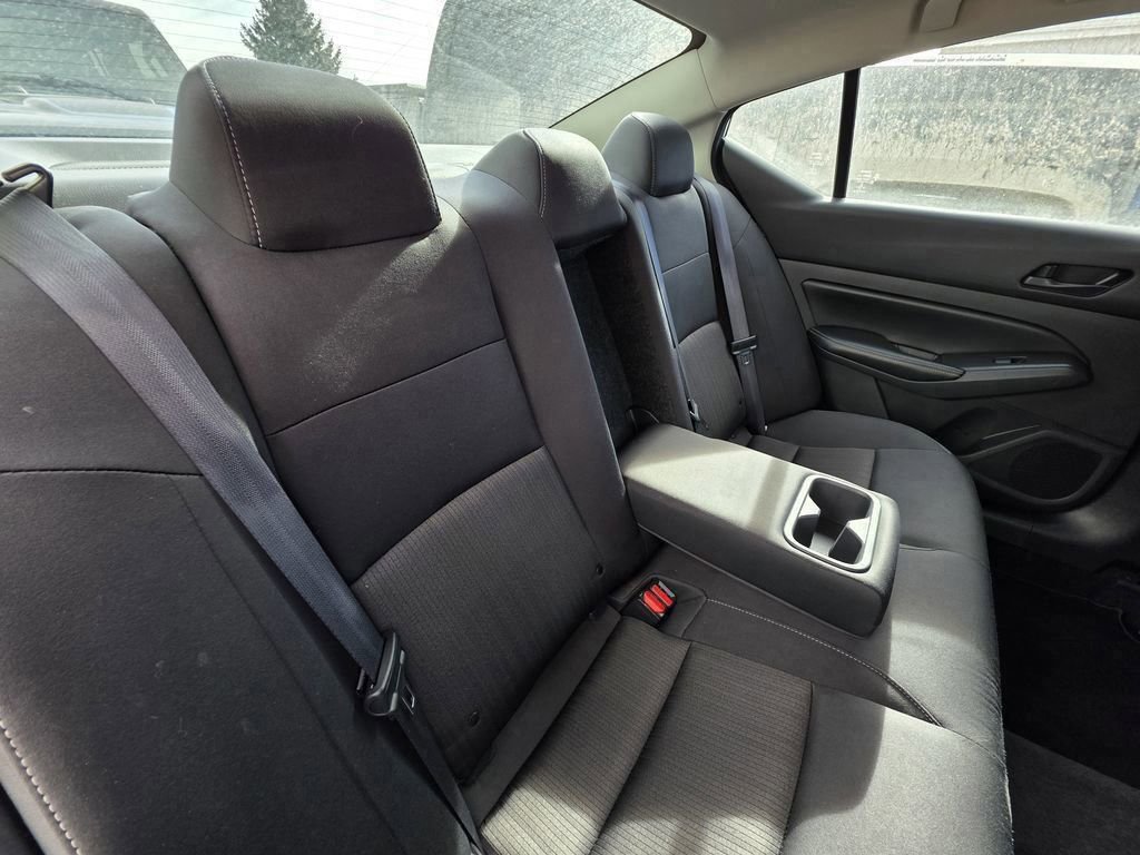 Used 2024 Nissan Altima 2.5 SV image 5