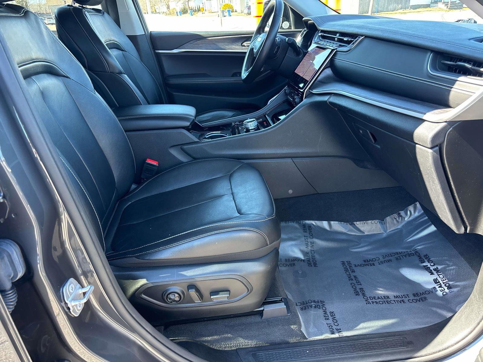 Certified 2022 Jeep Grand Cherokee L Limited AWD/4WD image 17