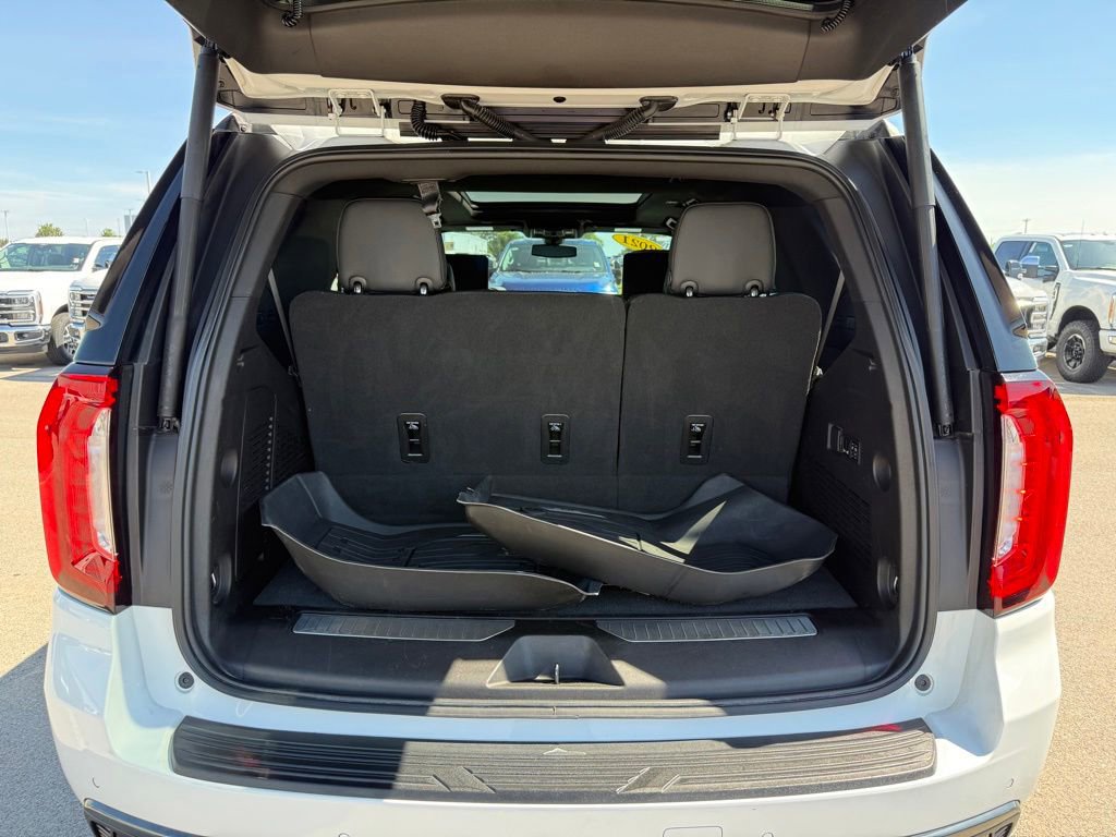 Used 2021 GMC Yukon AT4 w/ Rear Media and Nav Package AWD/4WD image 38